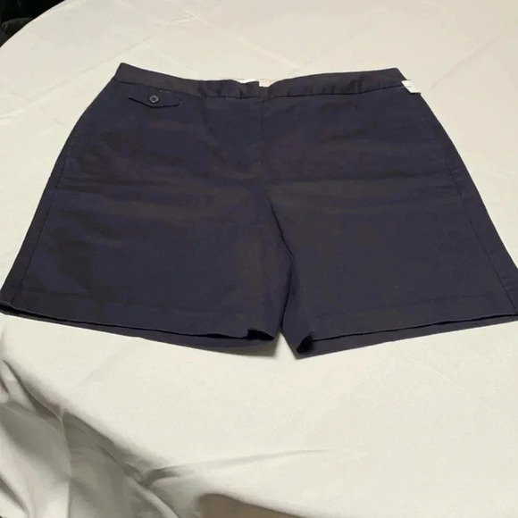 Lands End women’s shorts, navy blue size 14 plus - Picture 1 of 3